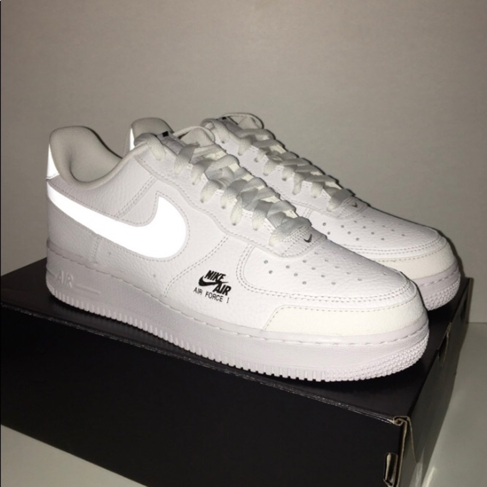 Air forces 1 - Picture 2 of 3